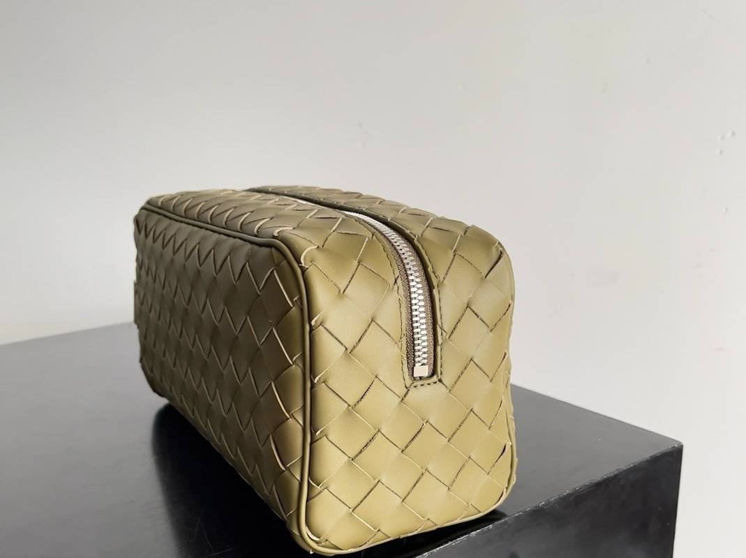 i1716782102_2724_3-1 i1716782102_2724_3-1